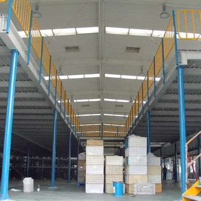 Almacenamiento en frío Almacenamiento de paletas Estante de almacenamiento de acero ISO9001 con elevador de carga